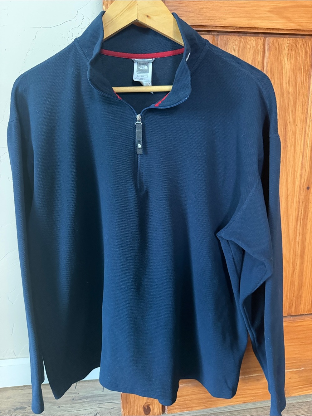 The North Face Men's Quarter zip pullover Jacket - Size Large - Like New